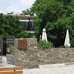 Mirto فندق